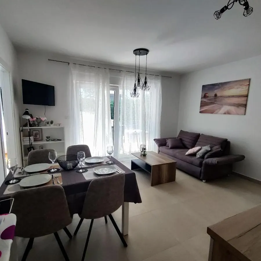App Emily Apartment Dramalj